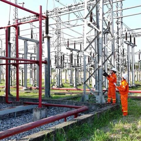 Tránh ‘nghẽn’ lưới điện từ thói quen dùng điện cùng lúc