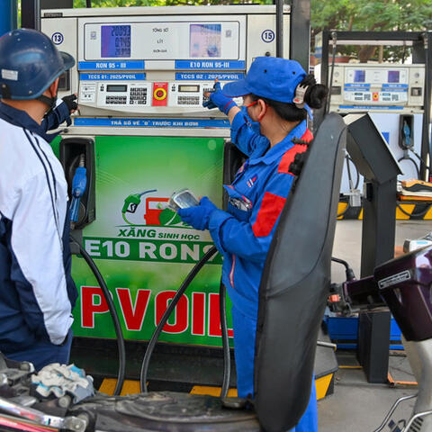 Xăng sinh học E10: Từ kinh nghiệm thế giới đến ứng dụng ở Việt Nam - Bài 2: Giải mã tin đồn về xăng E10 dưới ánh sáng khoa học