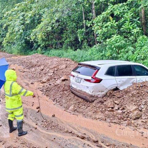 Lai Châu: Mưa lớn gây sạt lở trên nhiều tuyến đường trọng yếu