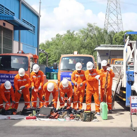 EVNHCMC diễn tập ứng phó thiên tai, bảo đảm cấp điện an toàn liên tục