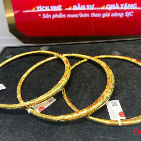Giá vàng hôm nay (26/8): Khó vượt ngưỡng 4.700 USD