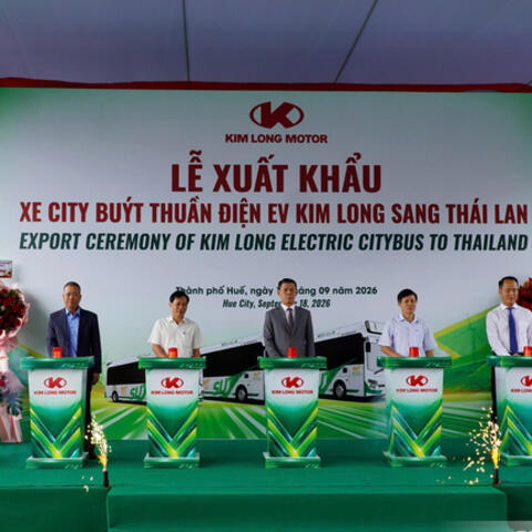 Thành phố Huế: Xuất cảng 9 xe buýt điện đầu tiên sang Thái Lan