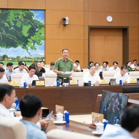 Thiết lập khuôn khổ pháp lý đầy đủ về định danh và xác thực điện tử