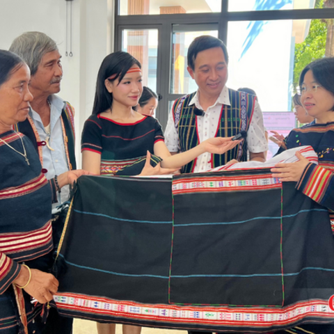 Gia Lai quảng bá nông sản và thổ cẩm Jrai trên sàn thương mại điện tử