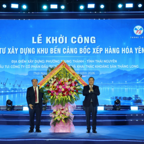 Phó Thủ tướng Thường trực Phạm Gia Túc dự lễ khởi công cảng Yên Bình (Thái Nguyên)
