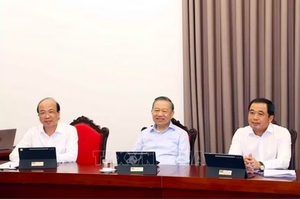 Ngày làm việc thứ nhất Hội nghị Trung ương 4, khóa XIV