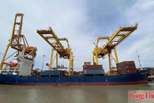 Xuất nhập khẩu góp lực cho mục tiêu tăng trưởng