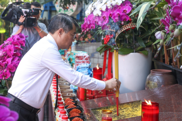 Thủ tướng Lê Minh Hưng dự Lễ viếng, truy điệu và an táng 731 hài cốt liệt sĩ tại Công viên Lê Thị Riêng