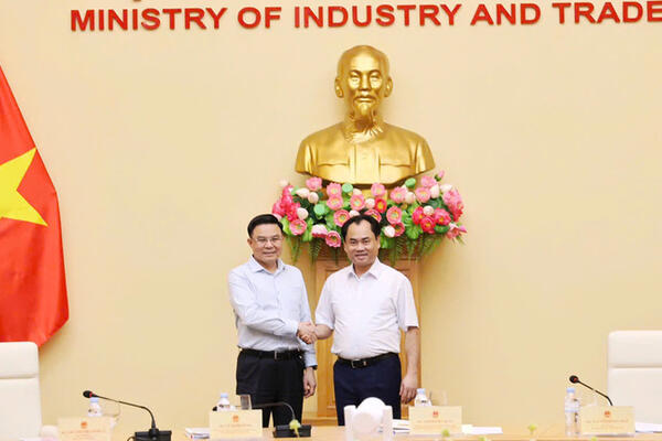 Bộ trưởng Bộ Công Thương làm việc với Bộ trưởng Bộ Nông nghiệp và Môi trường về công tác phối hợp trong quản lý nhà nước