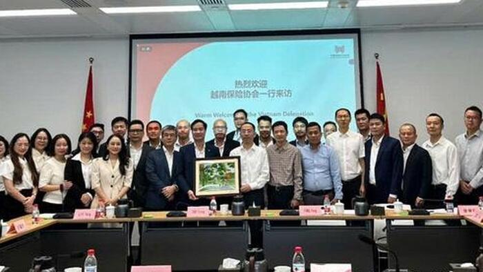 Đoàn công tác Quỹ Bảo hiểm xe cơ giới thăm và làm việc tại Trung Quốc