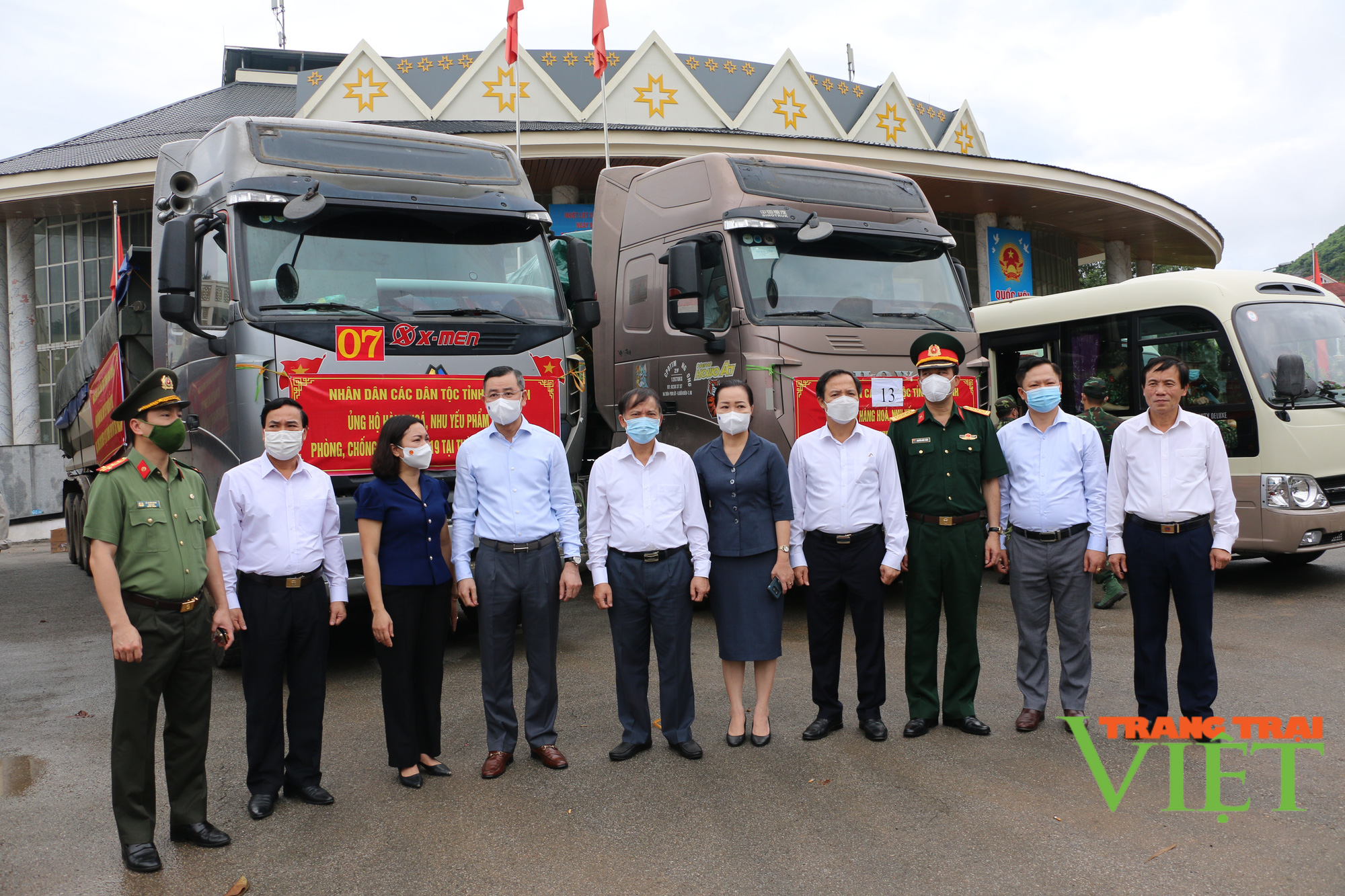 Hoà Bình: Ủng hộ tiền mặt và 300 tấn hàng hóa trị giá hơn 3,5 tỷ đồng cho TP. Hồ Chí Minh chống dịch Covid-19 - Ảnh 3.