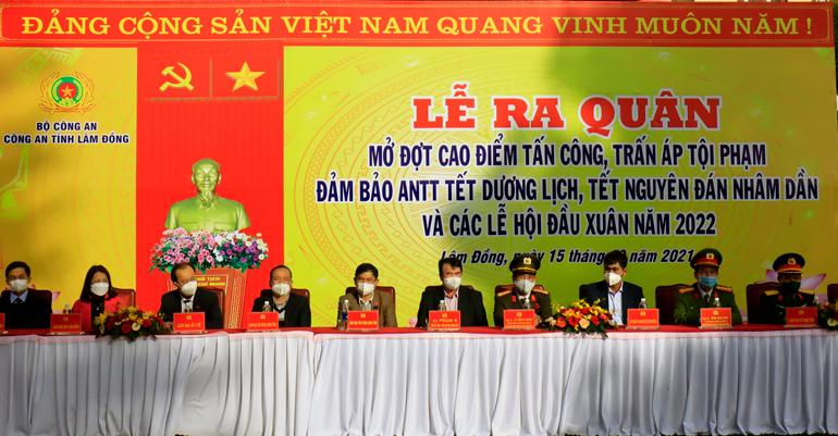 Lãnh đạo tỉnh và các sở, ban, ngành tham dự lễ ra quân trấn áp tội phạm