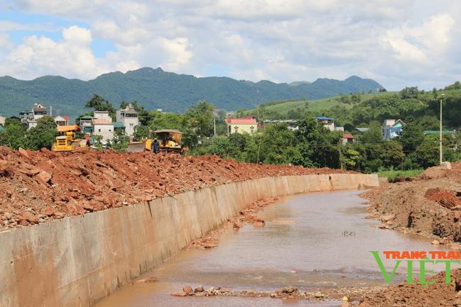 Yên Châu: Nhiều giải pháp nâng cao chất lượng các công trình xây dựng - Ảnh 2.