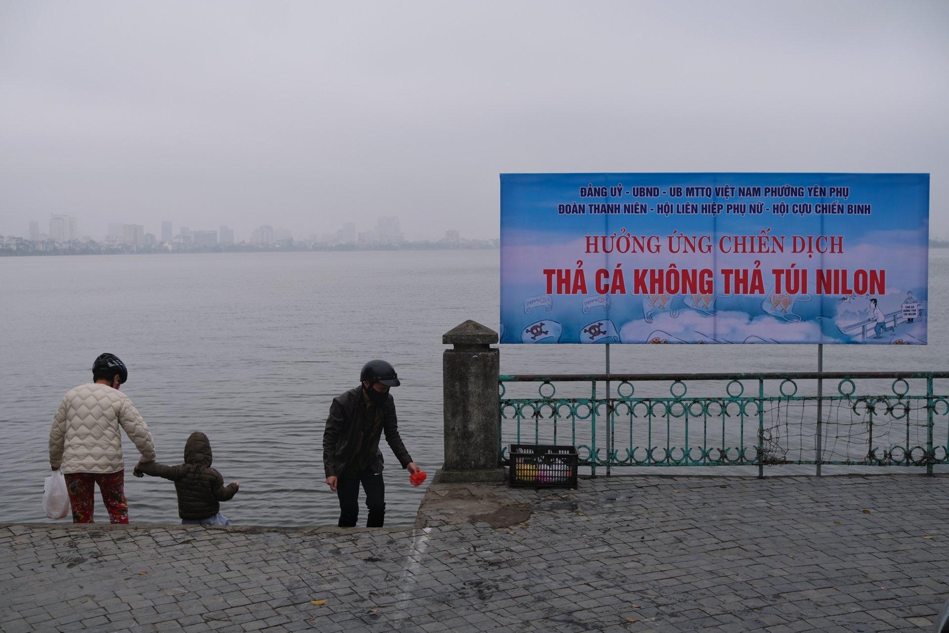 tha ca tien ong Tao truoc gio di lam anh 8