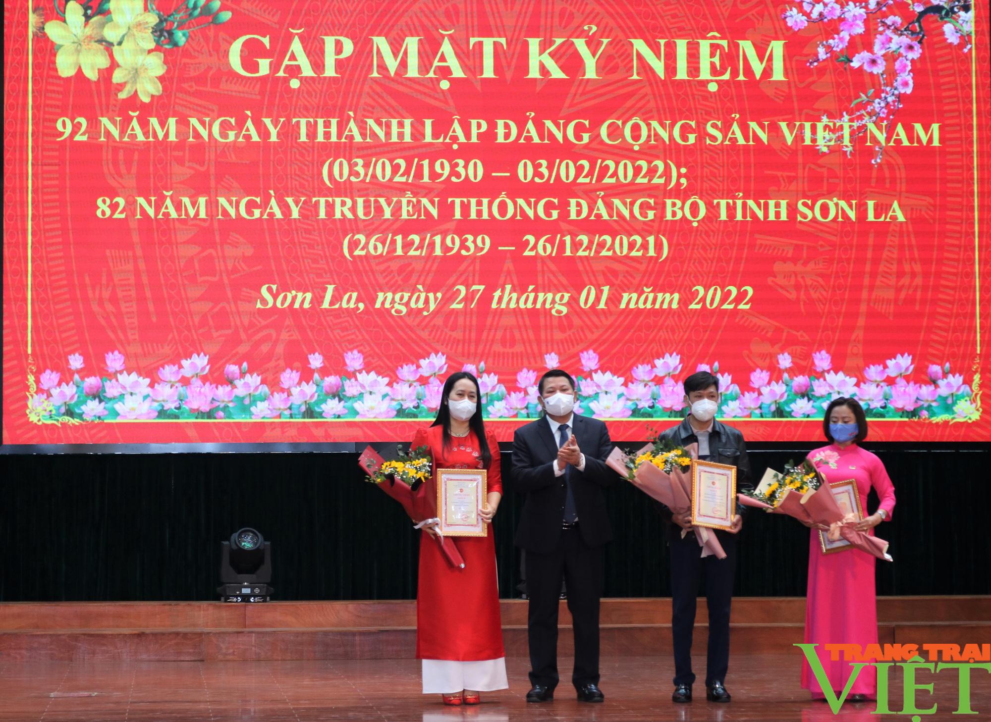 Sơn La: Gặp mặt kỷ niệm 92 năm thành lập Đảng Cộng sản Việt Nam và 82 năm Ngày truyền thống Đảng bộ tỉnh - Ảnh 6.