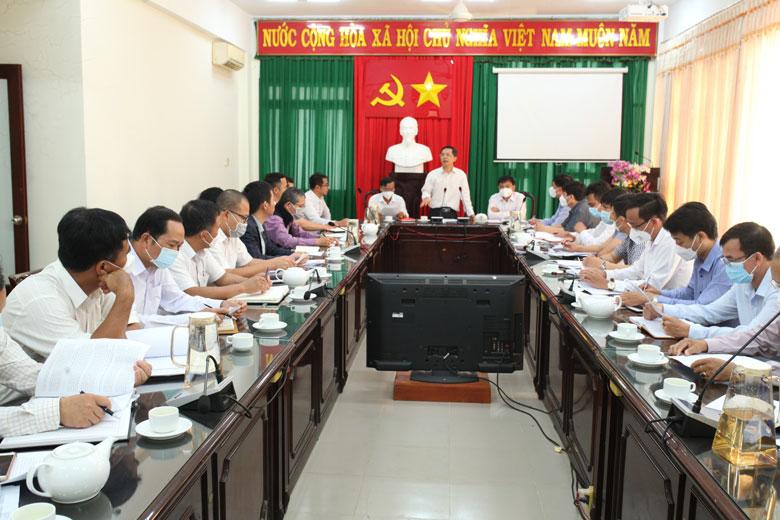 Quang cảnh buổi làm việc