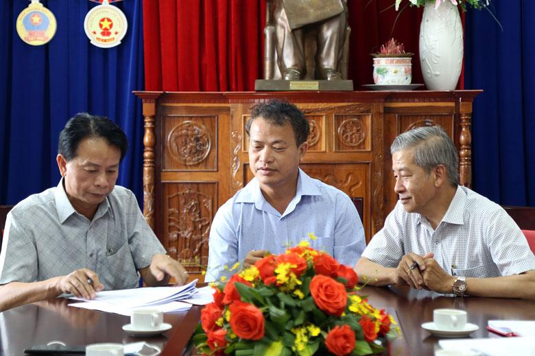 Đại diện lãnh đạo ba bên cùng ký Kế hoạch phối hợpt tổ chức thực hiện