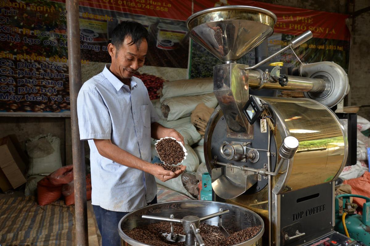 Lão nông Sơn La: Làm giàu nhờ sự nhạy bén trong tư duy sản xuất - Ảnh 1.