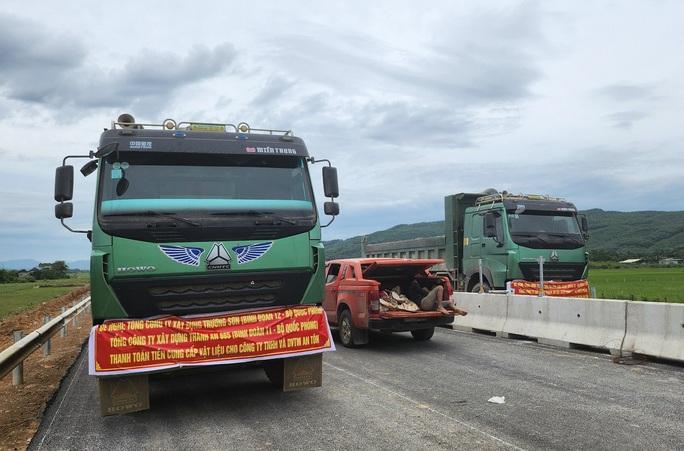 Vụ căng băng-rôn đòi nợ thi công cao tốc Quốc lộ 45 - Nghi Sơn: Chính quyền vào cuộc - Ảnh 4.