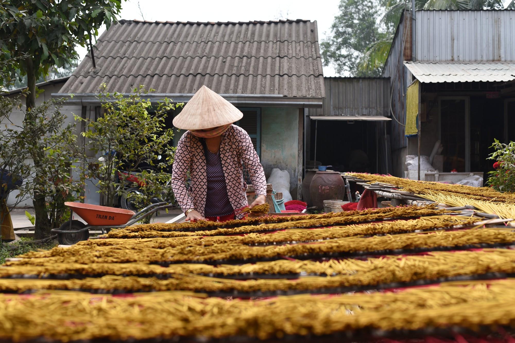 Thu hút khoảng 5 triệu lao động, giá trị xuất khẩu các mặt hàng ngành nghề nông thôn đạt trên 6 tỷ USD/năm vào 2030 - Ảnh 1.