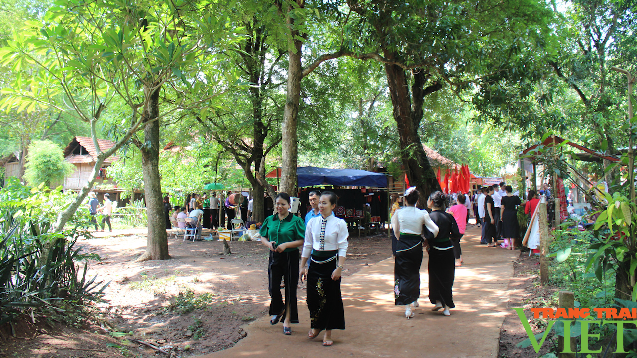 Yên Châu: Xây dựng bản du lịch cộng đồng gắn với Nông thôn mới - Ảnh 2.