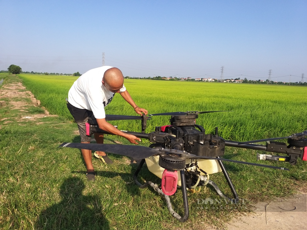 "Góc khuất" chuyển đổi số nông nghiệp: Những "đại điền" chưa thể lái máy bay phun thuốc trừ sâu (Bài 2) - Ảnh 3.