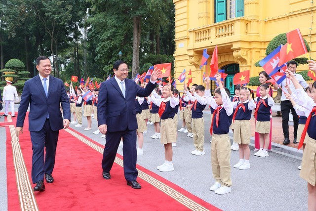 Thủ tướng Phạm Minh Chính chủ trì lễ đón và hội đàm với Thủ tướng Campuchia