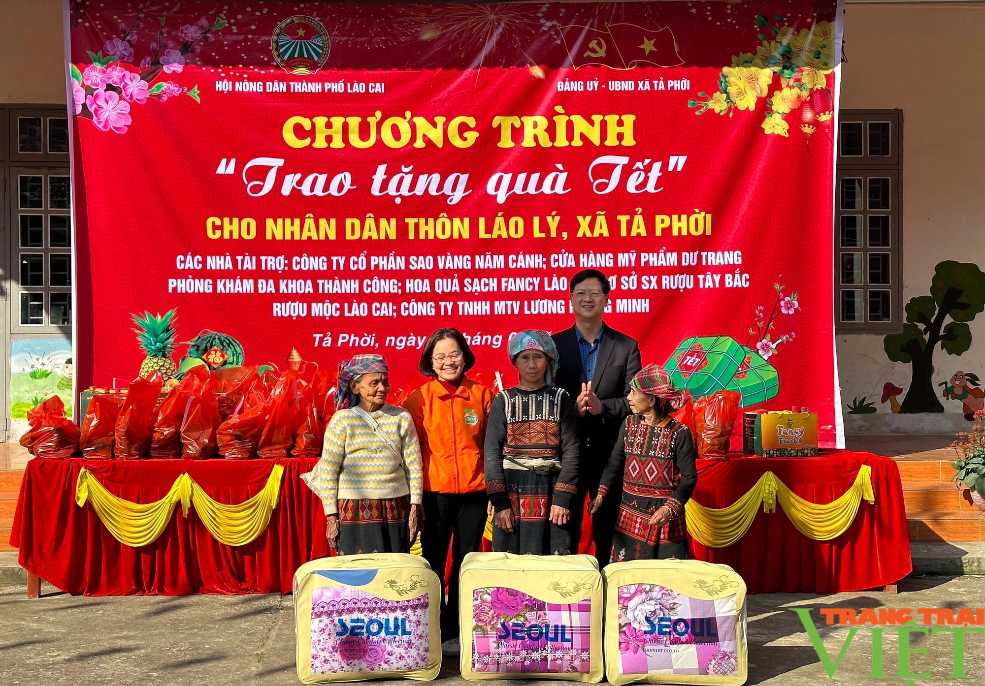 Hội Nông dân TP. Lào Cai: Mang những phần quà Tết ý nghĩa về với bà con vùng cao- Ảnh 5.