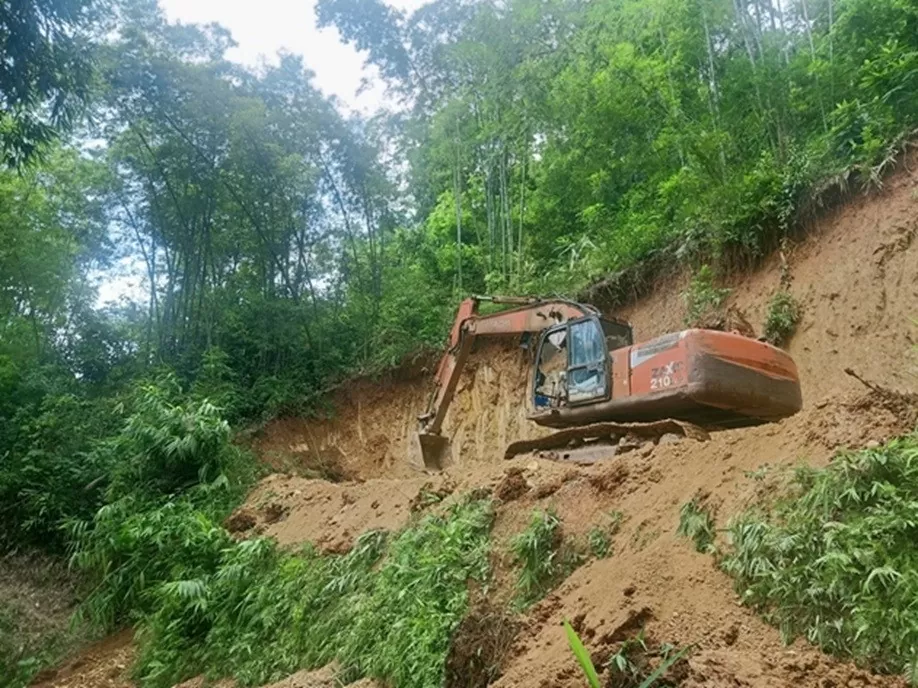 Mưa lớn trên diện rộng, khiến nhiều huyện miền núi tỉnh Thanh Hóa có nguy cơ bị sạt lở