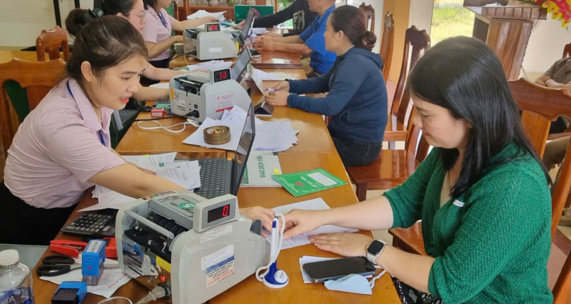 Nhiều người dân được tiếp cận vốn vay nước sạch và vệ sinh môi trường nông thôn.