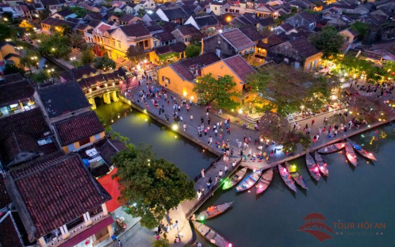 Thành phố Hội An được UNESCO công nhận là Di sản văn hóa thế giới, nổi tiếng với những ngôi nhà cổ kính (Ảnh: Internet)