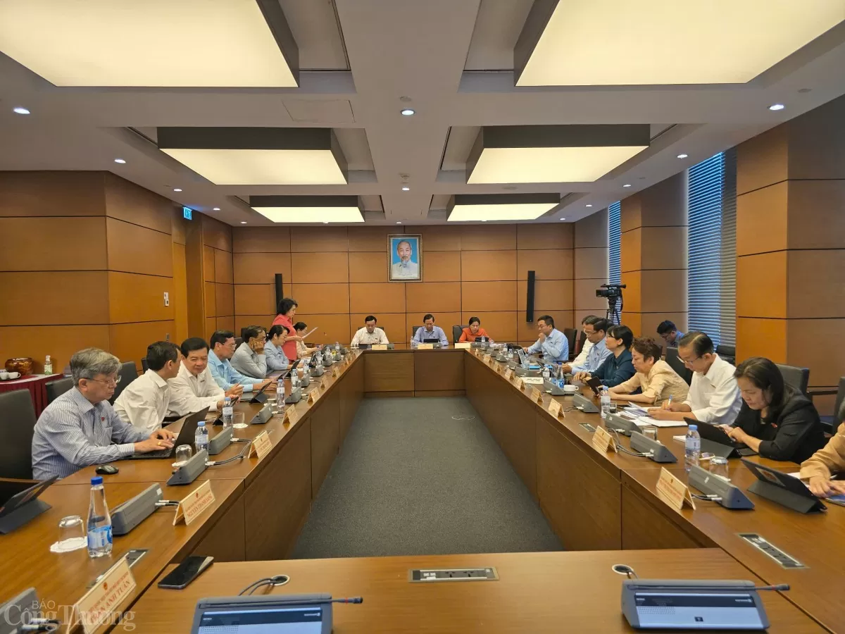 Tiếp tục chương trình Kỳ họp thứ 9, sáng 21/5 Quốc hội thảo luận ở Tổ về một số dự luật