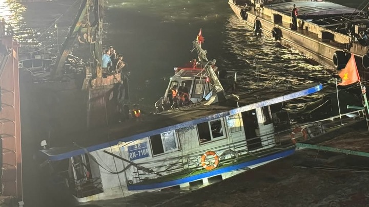 Lực lượng chức năng tỉnh Quảng Ninh quyết định lật tàu để tìm kiếm người bị nạn