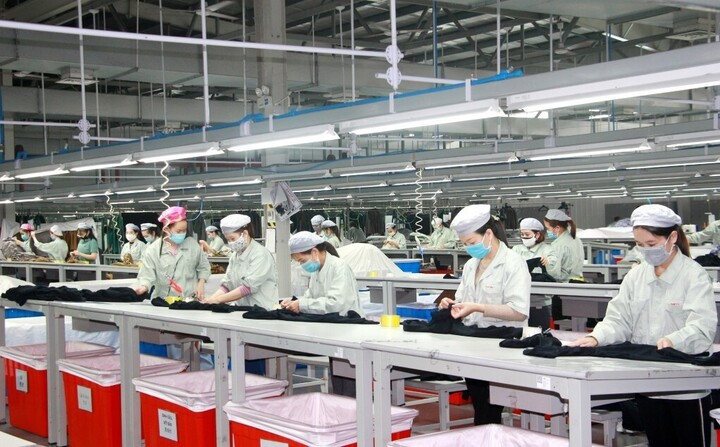 Sáu tháng đầu năm 2025, Hà Nội thu hút hơn 3,67 tỷ USD vốn đầu tư trực tiếp nước ngoài (FDI), tăng 216% so với cùng kỳ năm 2024. Ảnh: HQ