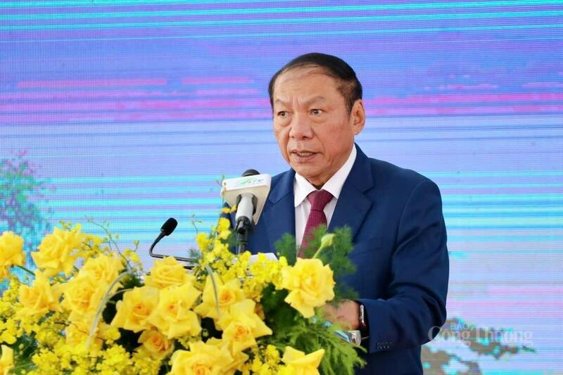 Bộ trưởng Bộ Văn hóa, Thể thao và Du lịch Nguyễn Văn Hùng phát biểu tại buổi lễ