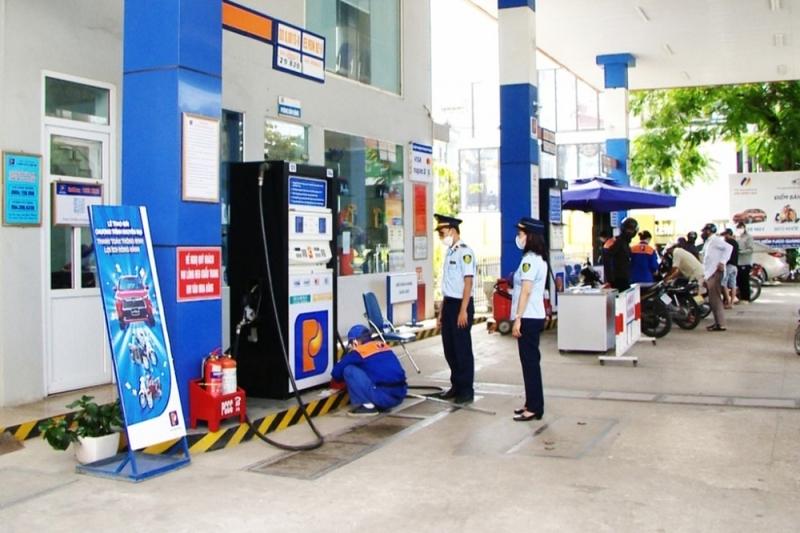 Bộ Công Thương sẽ tổ chức tập huấn chuyên sâu và bồi dưỡng nghiệp vụ thường xuyên cho cán bộ, công chức làm công tác xử lý vi phạm hành chính trong lĩnh vực quản lý nhà nước của ngành. Ảnh minh họa.
