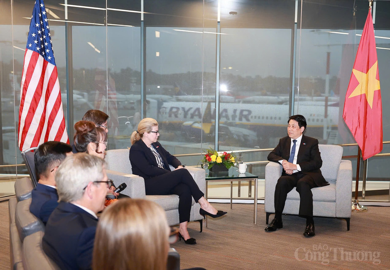 Chủ tịch nước Lương Cường đánh giá cao thành tựu kinh doanh cũng như sự hợp tác, hỗ trợ của Boeing với Việt Nam trong thời gian qua.