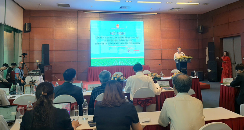 Hội nghị Đề án “Sản xuất giảm phát thải lĩnh vực trồng trọt giai đoạn 2025 - 2035, tầm nhìn đến 2050” và tham vấn cho dự thảo kế hoạch hành động triển khai Đề án. Ảnh: N.H.