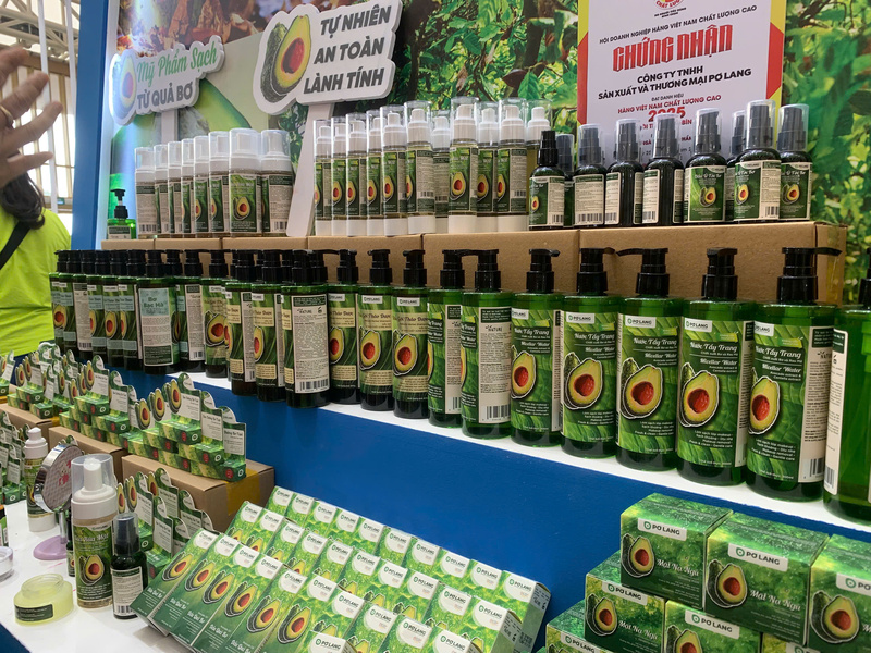 Những sản phẩm mang thương hiệu Đắk Lắk Hội chợ Mùa Thu lần thứ nhất – 2025. Ảnh: Nguyễn Thành