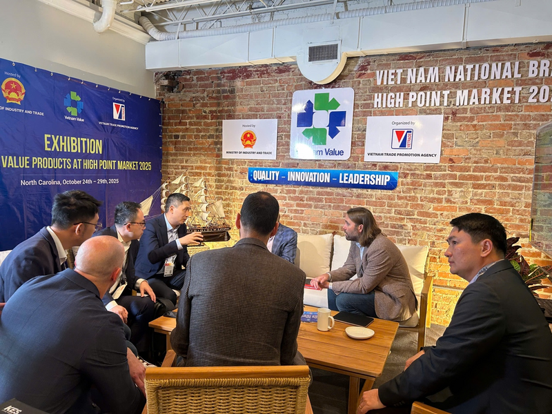 Khu Gian hàng quốc gia Việt Nam tại High Point Market 2025 góp phần khẳng định vị thế hàng Việt trên thị trường quốc tế. Ảnh: Cục XTTM