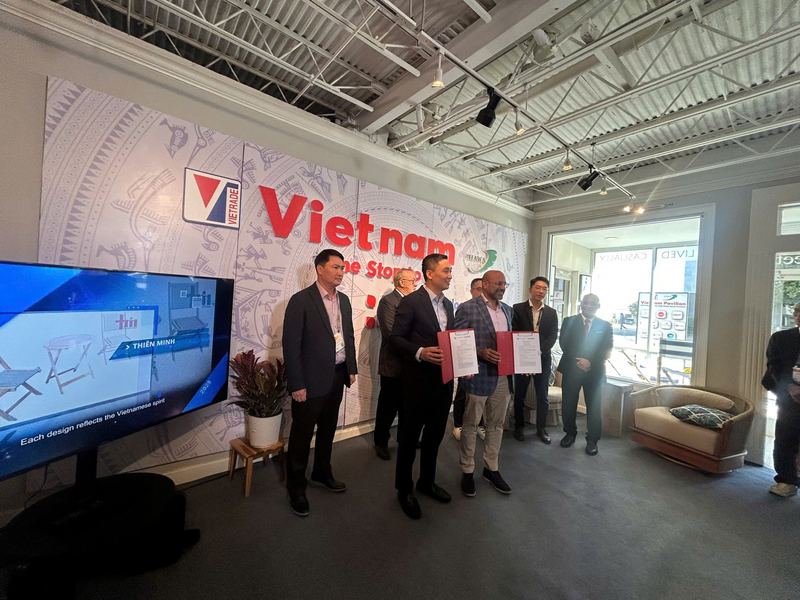 Lễ trao Biên bản hợp tác giữa Việt Nam và Tập đoàn Wayfair Inc.. Ảnh: Cục XTTM