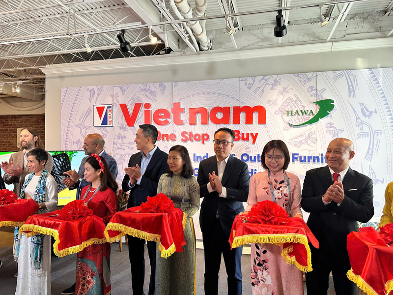 Lễ Khai mạc Tuần lễ Thương hiệu quốc gia Việt Nam và Khu gian hàng quốc gia Việt Nam tại Hội chợ High Point Market 2025. Ảnh: Cục XTTM