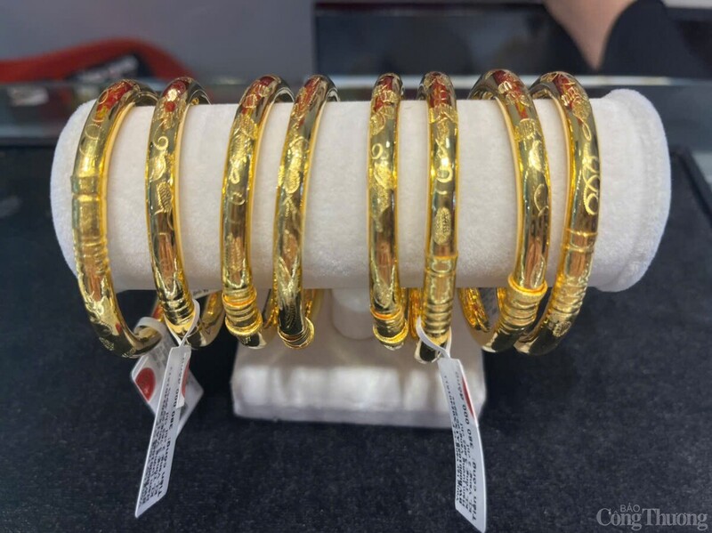 Giá vàng hôm nay ngày 2/11/2025. Ảnh: C.D