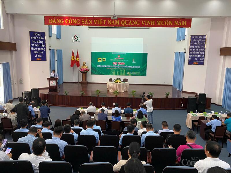 Quanh cảnh hội thảo.