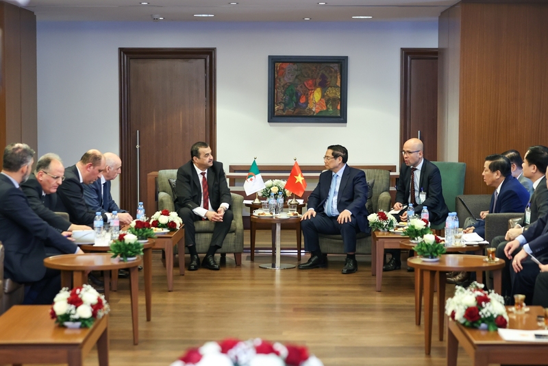 Bộ trưởng Bộ Dầu khí và Mỏ Algeria Mohamed Arkab cho biết, Tổng thống Algeria đã chỉ đạo phải thúc đẩy triển khai ngay các dự án hợp tác cụ thể giữa hai nước trong lĩnh vực năng lượng, dầu khí - Ảnh: VGP/Nhật Bắc