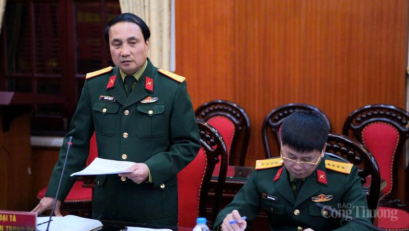 Đại tá Nguyễn Trọng Uý phát biểu tại buổi làm việc (Ảnh: Thái Mạnh)
