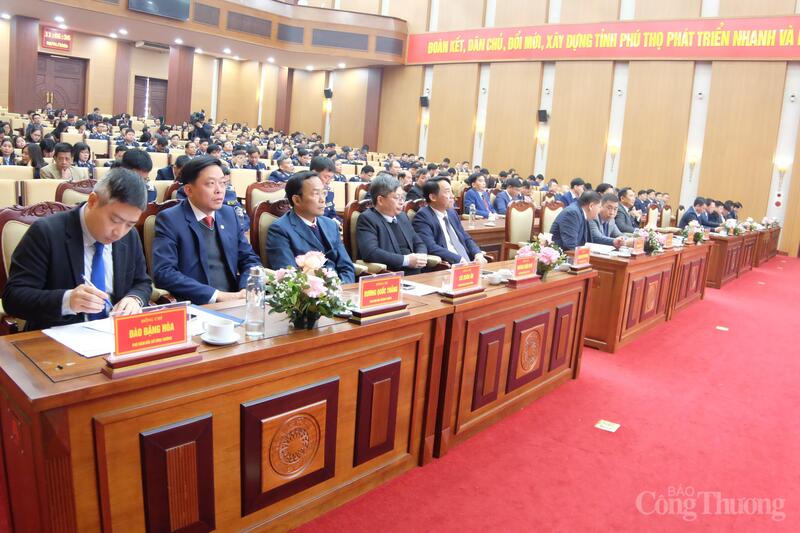 Các đại biểu dự hội nghị.