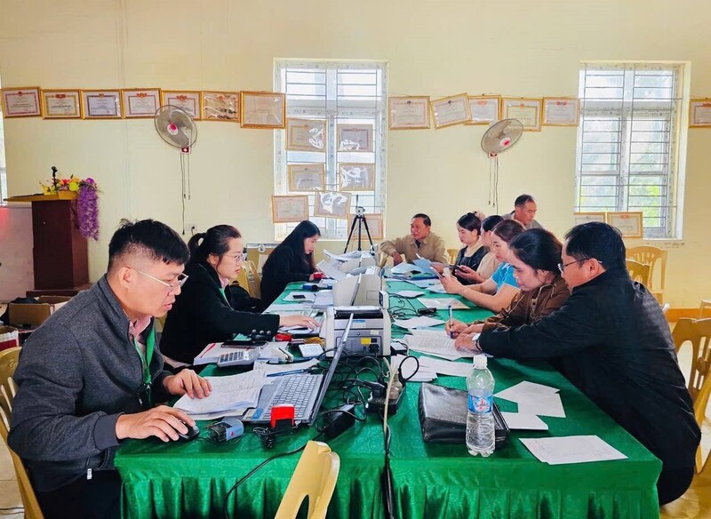 Chi nhánh NHCSXH tỉnh Nghệ An quyết tâm hoàn thành huy động vốn tăng 250 tỷ đồng. Ảnh: Mai Liễu