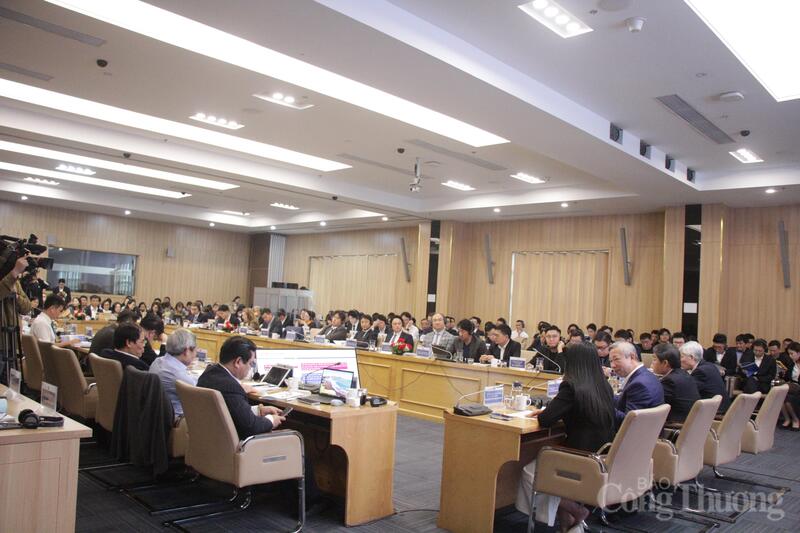 Diễn đàn có sự tham gia của nhiều cơ quan, tổ chức, chuyên gia năng lượng