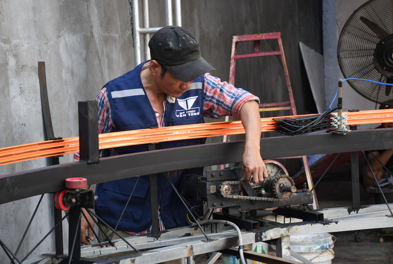 Cận cảnh hậu trường sản xuất linh vật ngựa Đường hoa Nguyễn Huệ Tết 2026 - 12